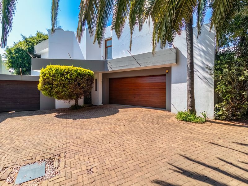 4 Bedroom spacious cluster for sale in Morninghill, Bedfordview - Photo 2