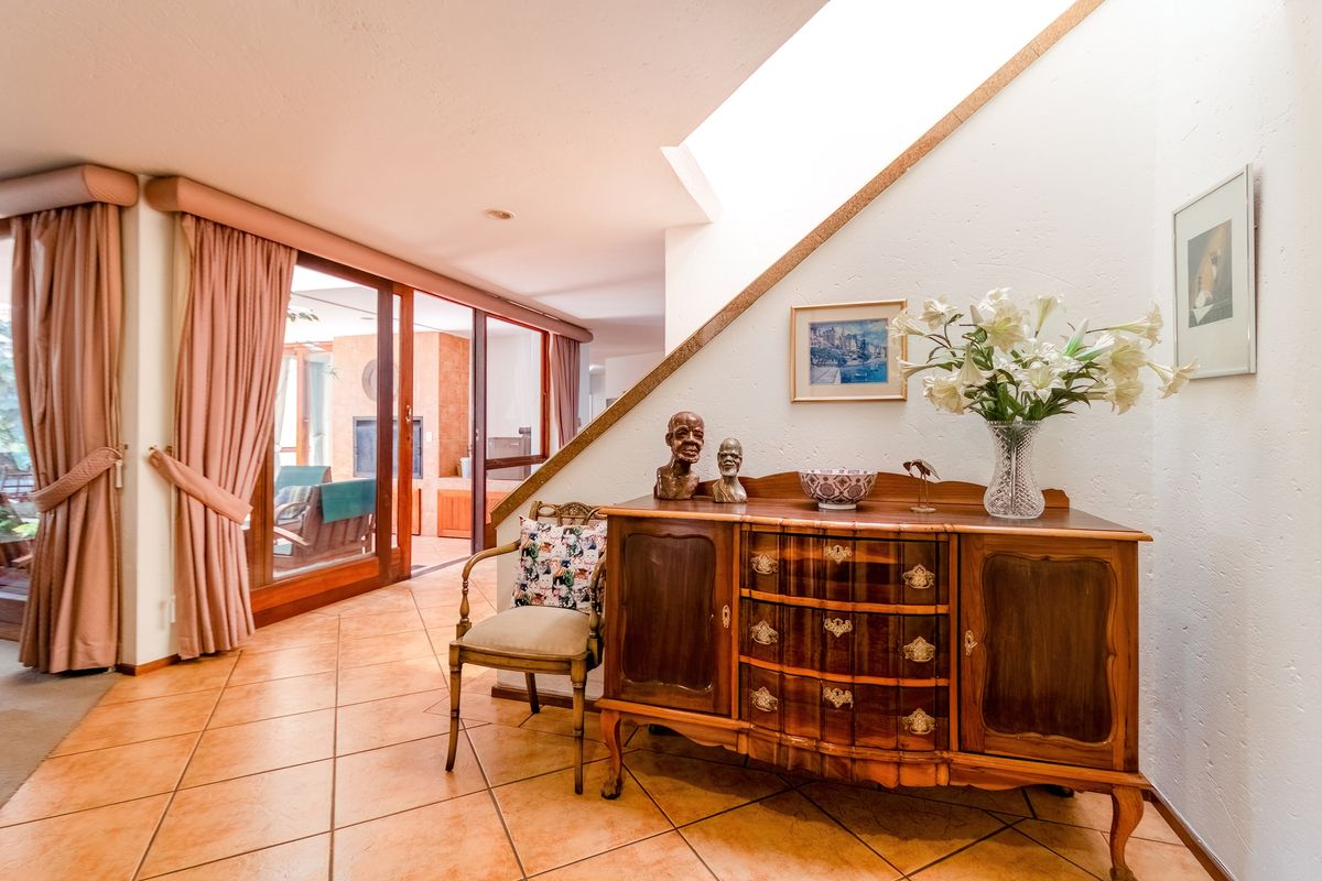 4 Bedroom spacious cluster for sale in Morninghill, Bedfordview - Photo 3