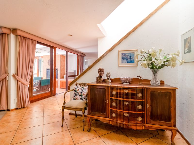 4 Bedroom spacious cluster for sale in Morninghill, Bedfordview - Photo 3