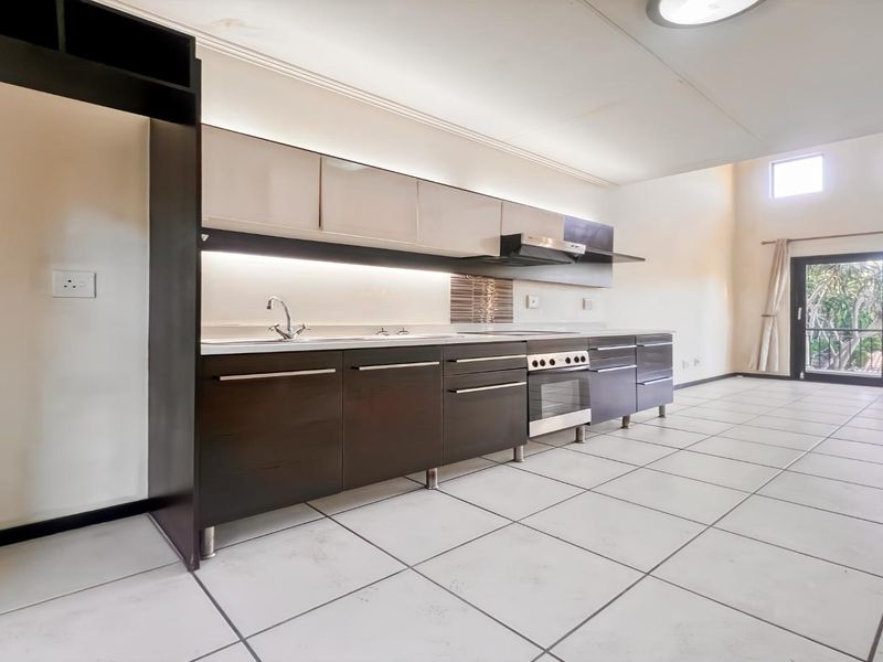 Modern 2-Bedroom Apartment with Exceptional Amenities in Douglasdale - Photo 6