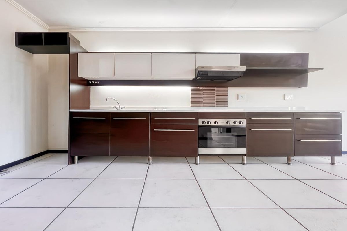 Modern 2-Bedroom Apartment with Exceptional Amenities in Douglasdale - Photo 2