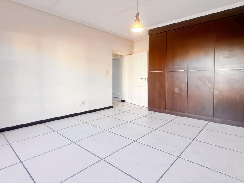 Modern 2-Bedroom Apartment with Exceptional Amenities in Douglasdale - Photo 10