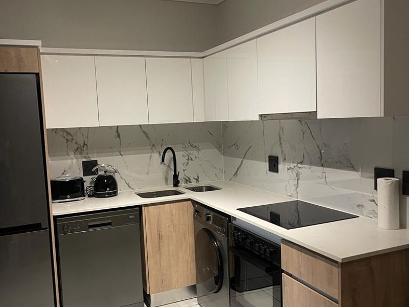 Modern 1-Bedroom Apartment at The Blue Gate, Silver Lake - Photo 5