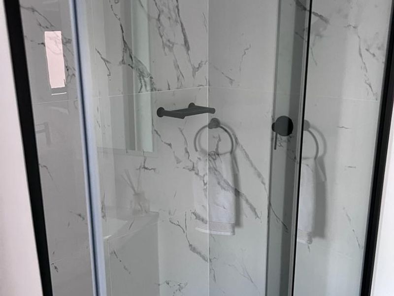 Modern 1-Bedroom Apartment at The Blue Gate, Silver Lake - Photo 10