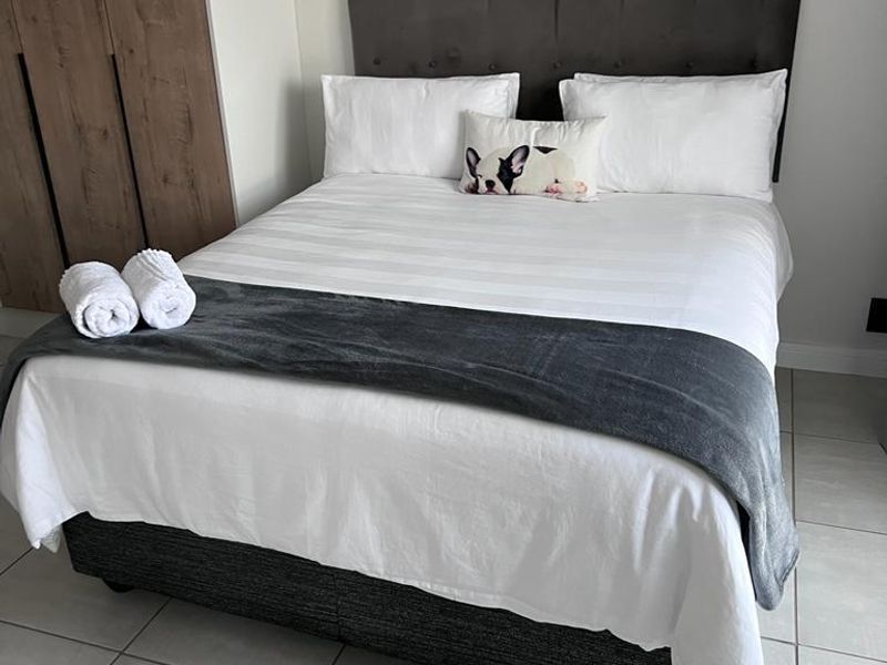 Modern 1-Bedroom Apartment at The Blue Gate, Silver Lake - Photo 8