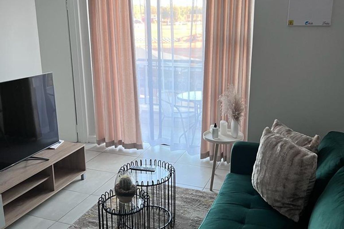 Modern 1-Bedroom Apartment at The Blue Gate, Silver Lake - Photo 3