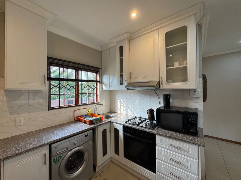 Fully Furnished One-Bedroom Garden Cottage in Hilton - Photo 8