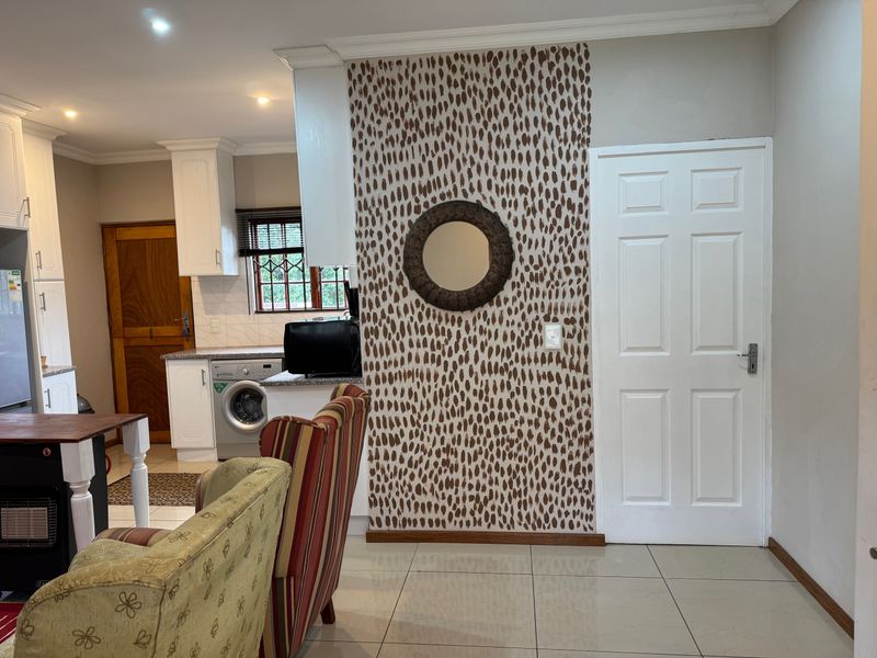 Fully Furnished One-Bedroom Garden Cottage in Hilton - Photo 3
