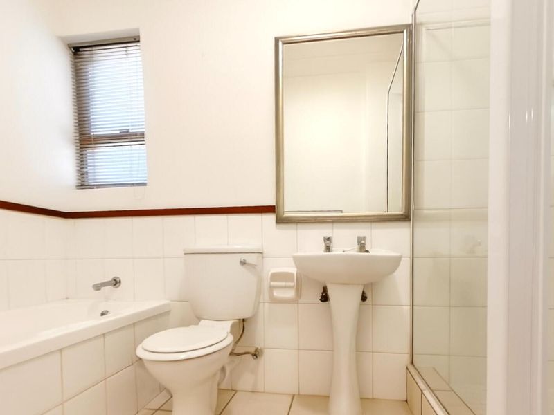 2-Bedroom Apartment in Prime Location – Montecasino Access - Photo 10