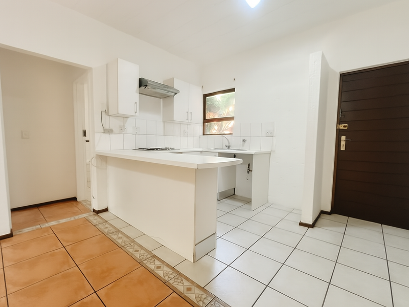 2-Bedroom Apartment in Prime Location – Montecasino Access - Photo 4