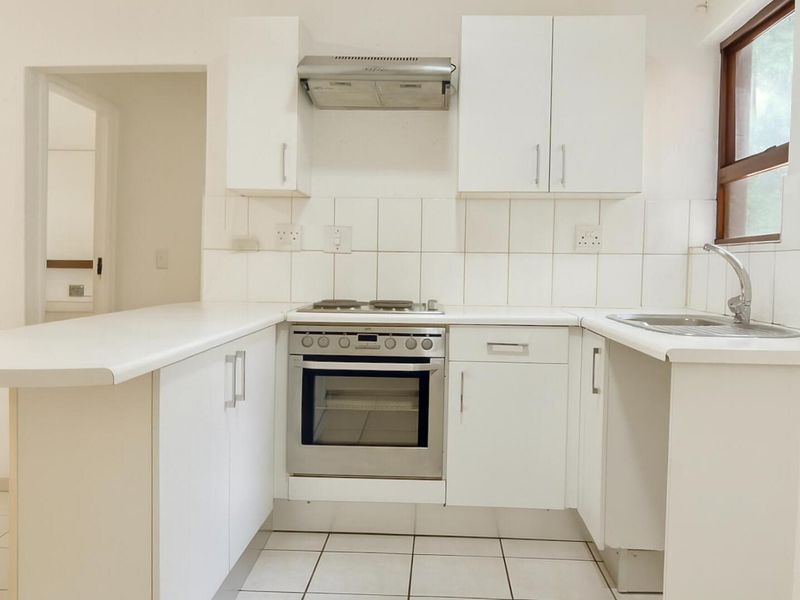 2-Bedroom Apartment in Prime Location – Montecasino Access - Photo 2