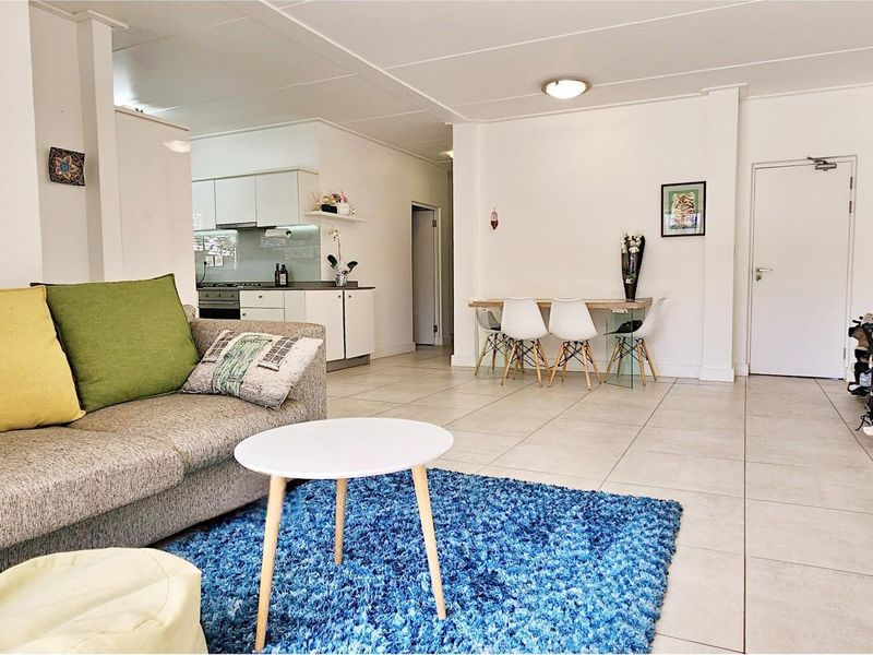 Lovely Ground Floor 3-Bedroom Apartment with Private Garden – Perfect Lock-Up-and-Go Living - Photo 4