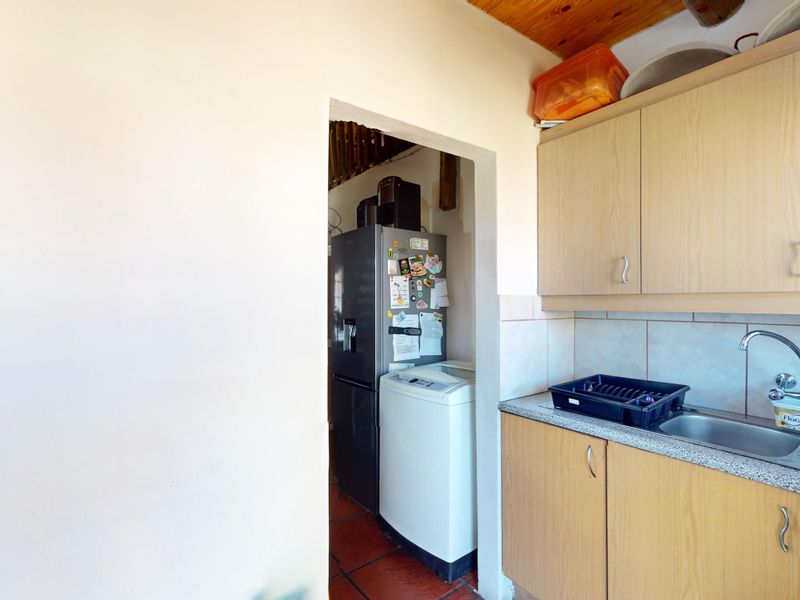 3 Bed, 2 Bath Home in Secure Complex- Lambton - Photo 9