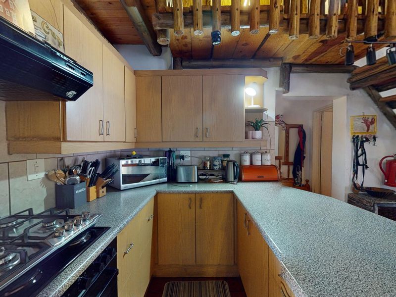 3 Bed, 2 Bath Home in Secure Complex- Lambton - Photo 7