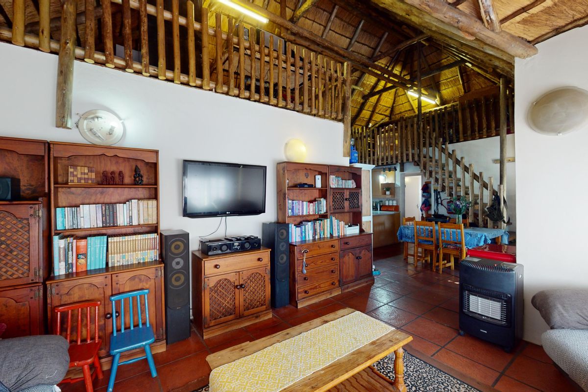 3 Bed, 2 Bath Home in Secure Complex- Lambton - Photo 2