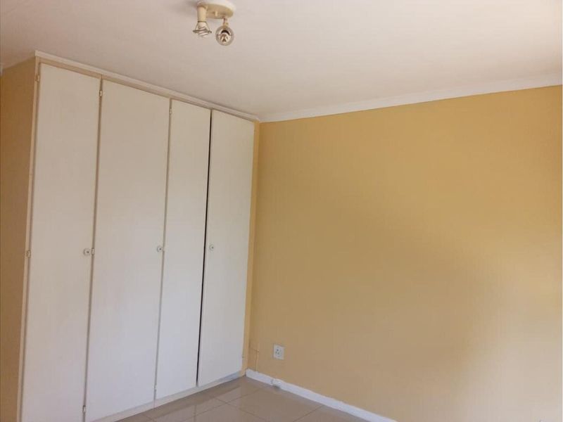 Newly Renovated 2-Bedroom Apartment – Prime Buccleuch Location! - Photo 8