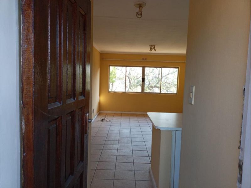 Newly Renovated 2-Bedroom Apartment – Prime Buccleuch Location! - Photo 2