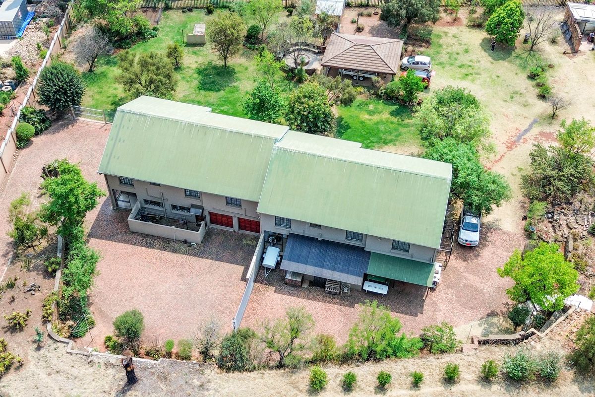 Country Living Meets Modern Comfort – Dual Homes on 10000sq/meter Farmland in Pheasant Hill Estates - Photo 4