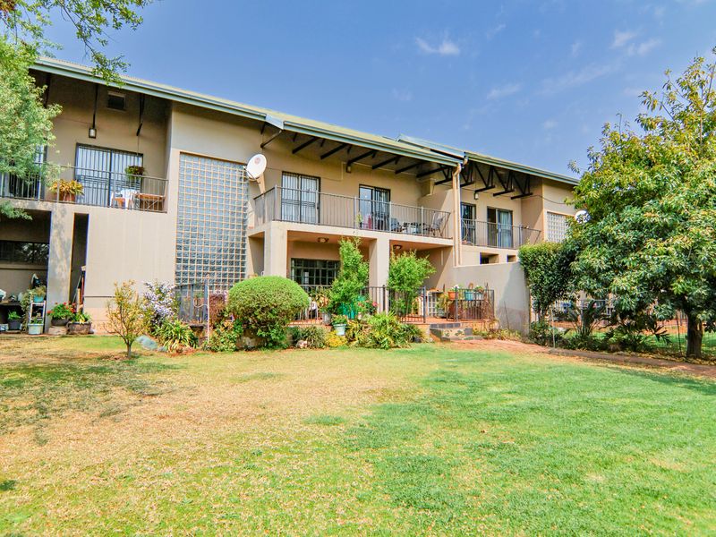 Country Living Meets Modern Comfort – Dual Homes on 10000sq/meter Farmland in Pheasant Hill Estates - Photo 5
