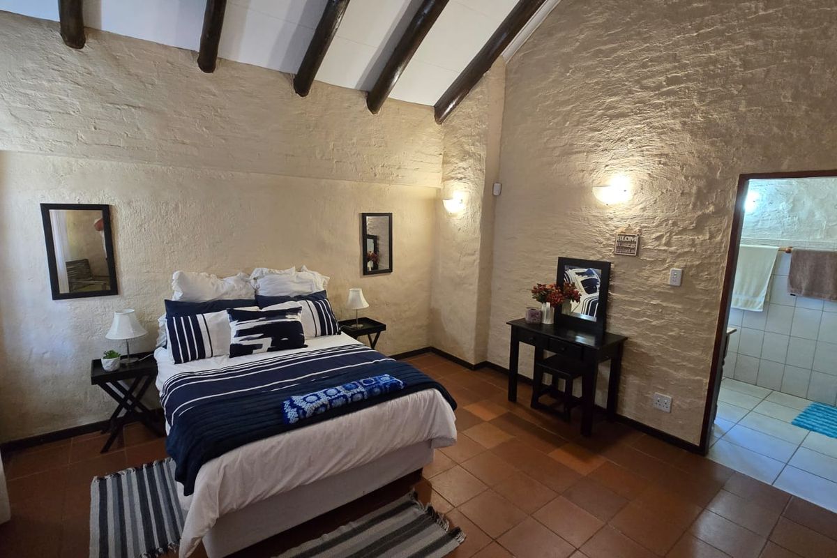 Spacious 5-Bedroom Family Residence — Perfect for the Whole Family and More! - Photo 5