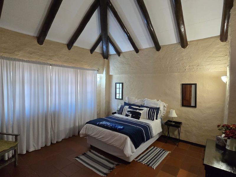 Spacious 5-Bedroom Family Residence — Perfect for the Whole Family and More! - Photo 4