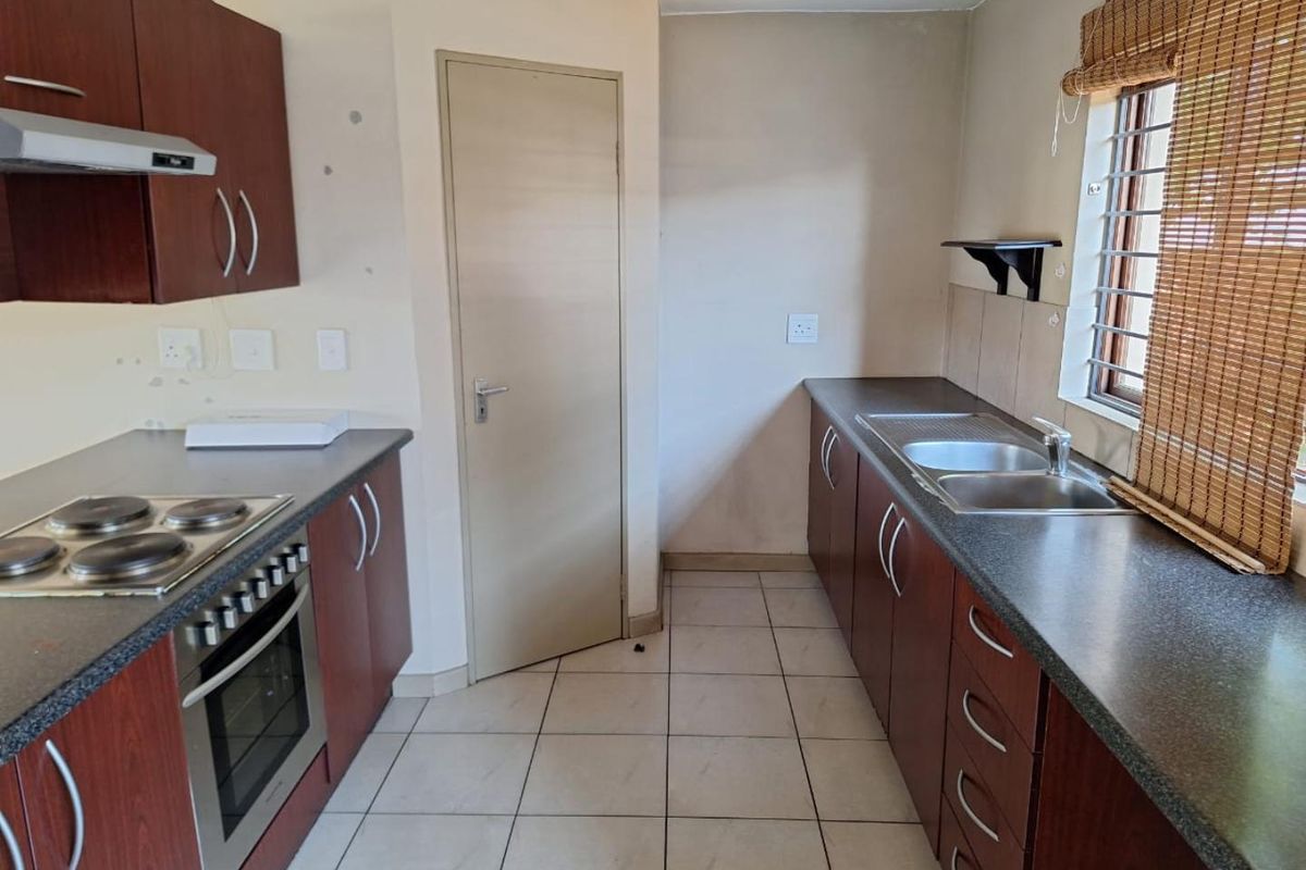 Warm, Wonderful, Convenient Home in Waterfall Heights - Photo 3