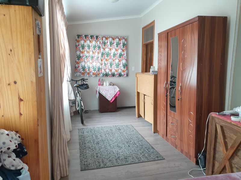 Old world charm with modern fixings - Photo 10