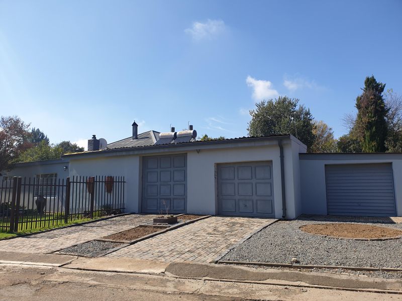 Old world charm with modern fixings - Photo 4