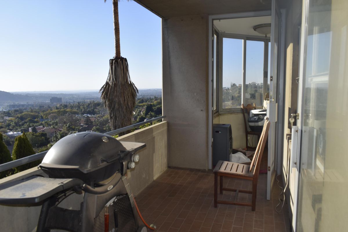 Modern 2 bedroom apartment for sale in Germiston - Photo 4