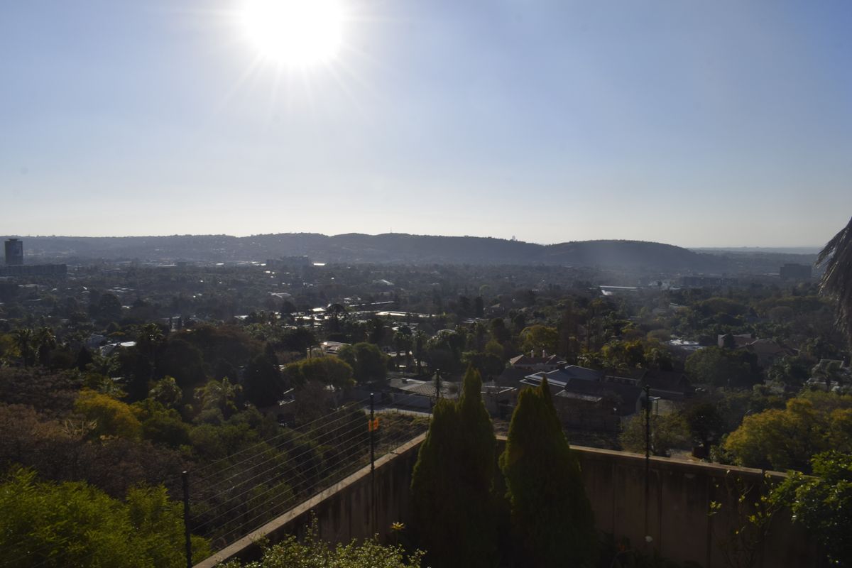 Modern 2 bedroom apartment for sale in Germiston - Photo 5