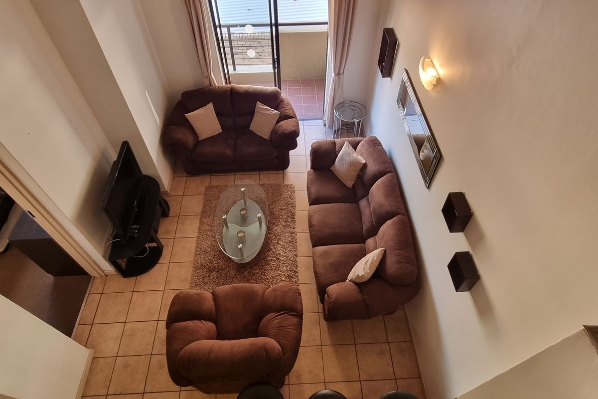 Exquisite & very spacious! - Photo 2