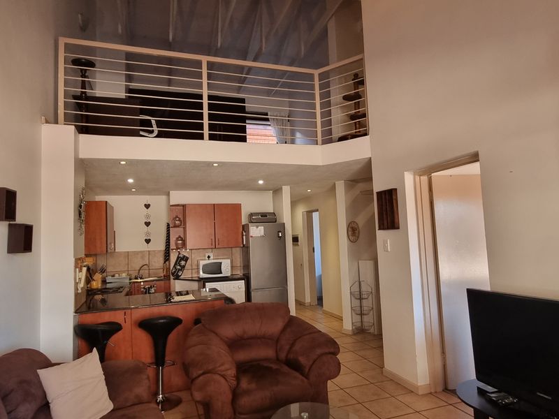 Exquisite & very spacious! - Photo 3