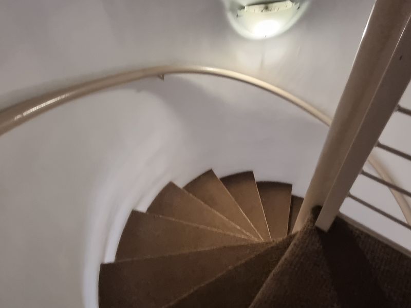 Exquisite & very spacious! - Photo 8