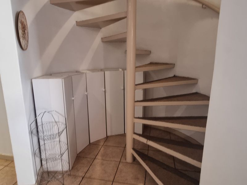 Exquisite & very spacious! - Photo 7