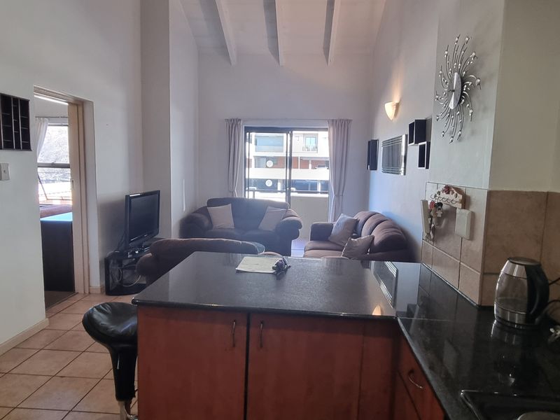 Exquisite & very spacious! - Photo 4