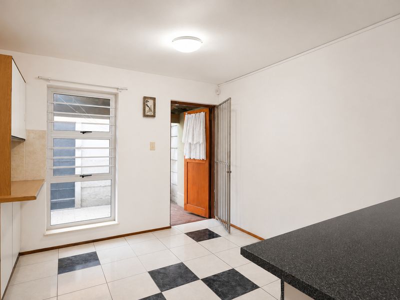 Spacious 3 Bedroom Duplex with Flatlet in Summer Greens, Milnerton - Photo 8