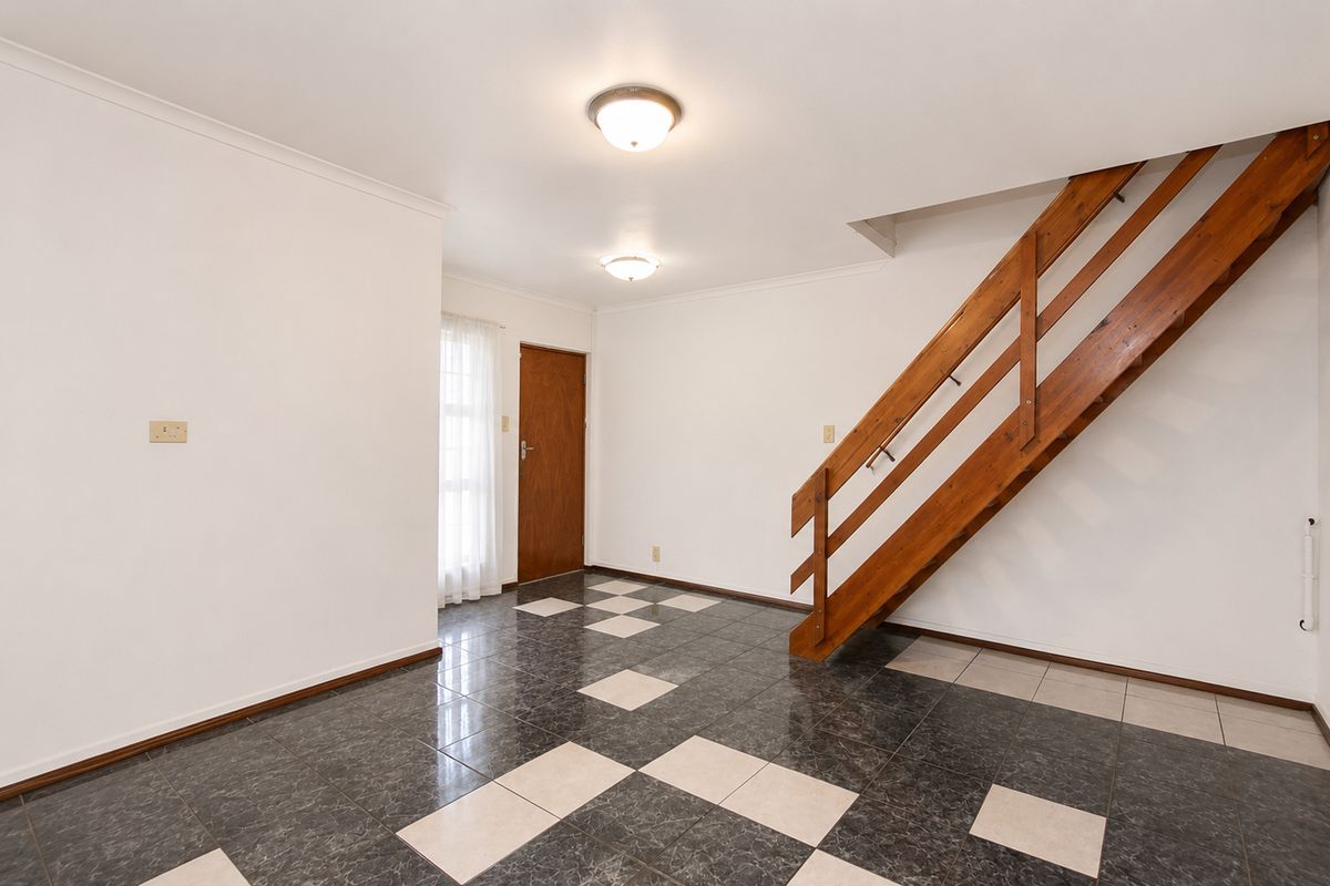Spacious 3 Bedroom Duplex with Flatlet in Summer Greens, Milnerton - Photo 3