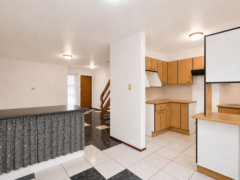 Spacious 3 Bedroom Duplex with Flatlet in Summer Greens, Milnerton - Photo 7