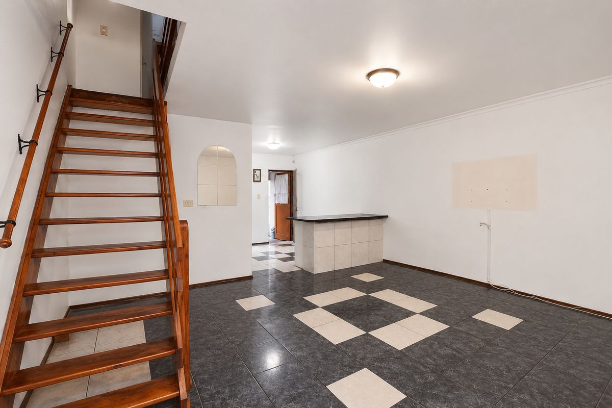 Spacious 3 Bedroom Duplex with Flatlet in Summer Greens, Milnerton - Photo 2