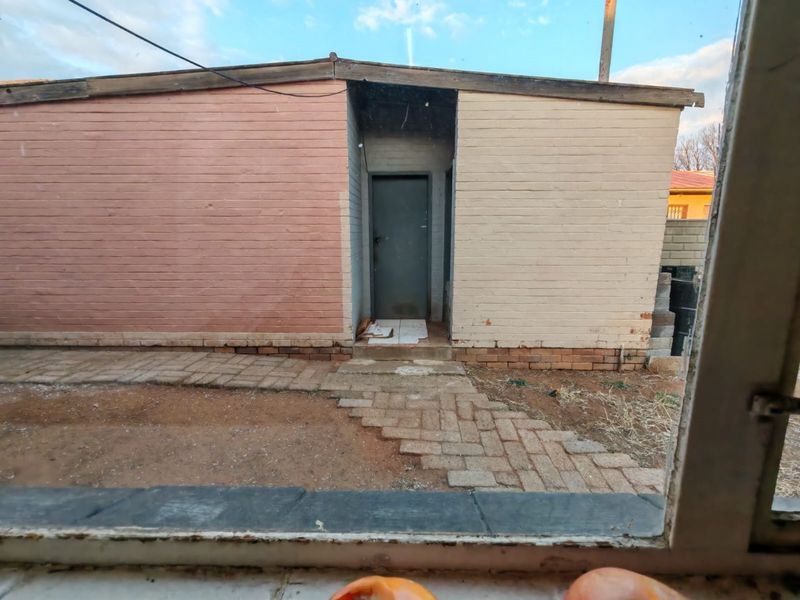 Sole and Exclusive Mandate - Photo 2