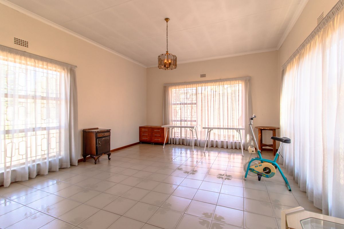 Bring A Little, Get A Lot! - Photo 4