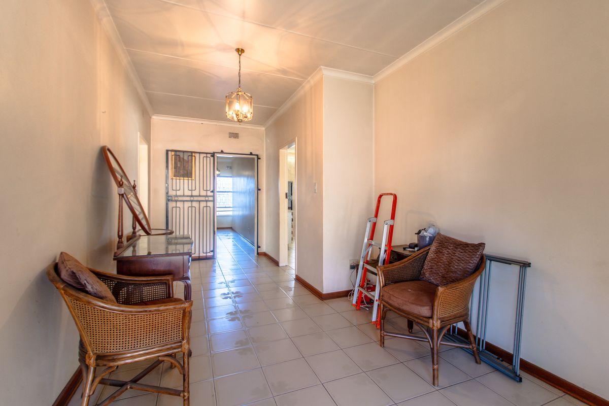 Bring A Little, Get A Lot! - Photo 3