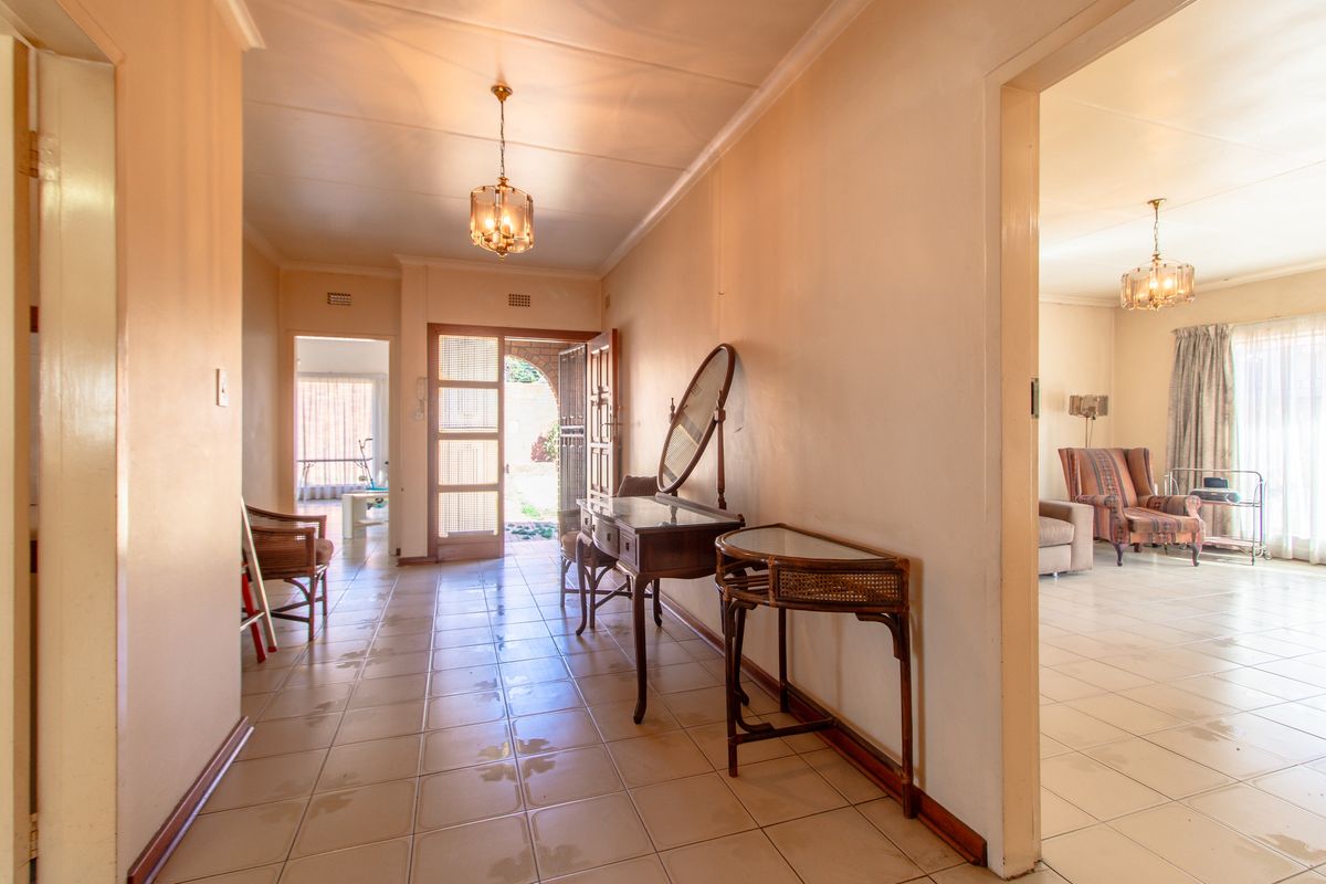 Bring A Little, Get A Lot! - Photo 2