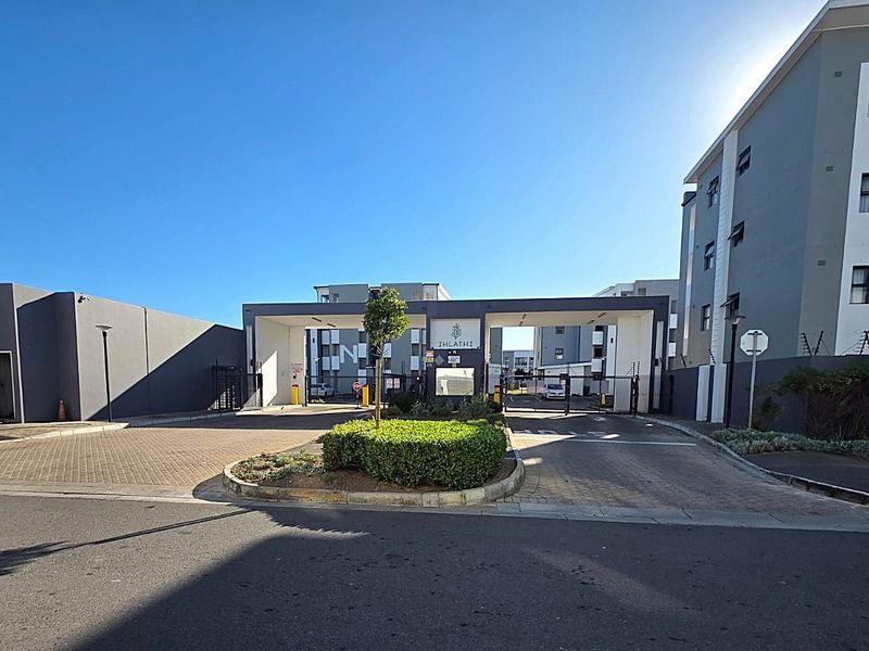 Modern, Secure Apartment for Sale in Parklands, Blouberg - Photo 2