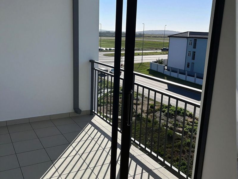 Modern, Secure Apartment for Sale in Parklands, Blouberg - Photo 6