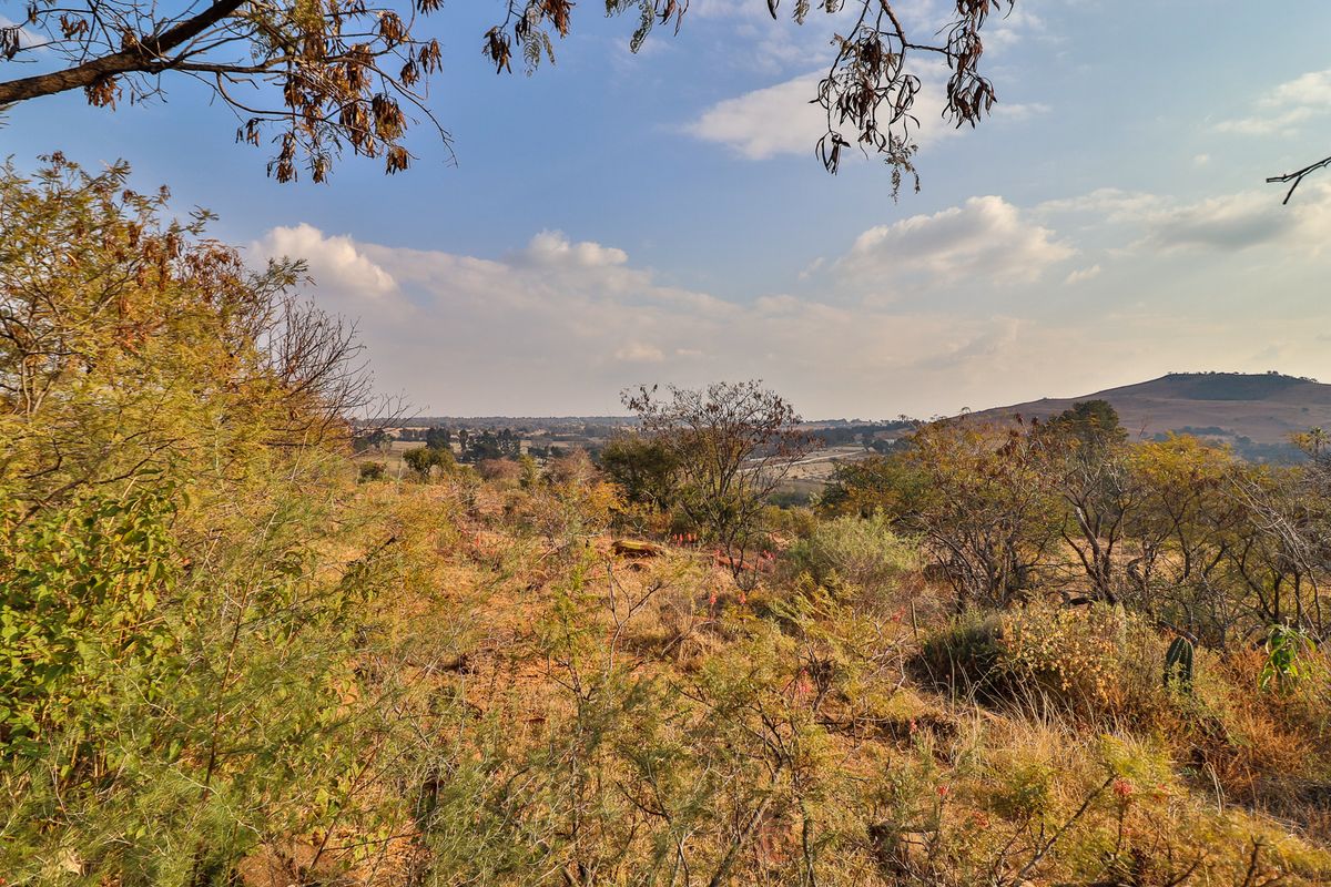 🌾 Invest on the R82 – Stunning Views, Tranquil Setting, Limitless Potential Property Highlights - Photo 2