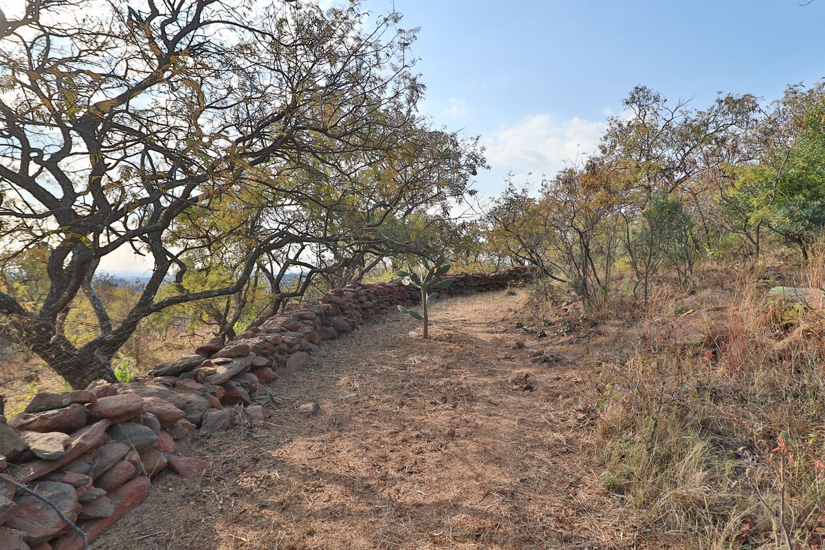 🌾 Invest on the R82 – Stunning Views, Tranquil Setting, Limitless Potential Property Highlights - Photo 5