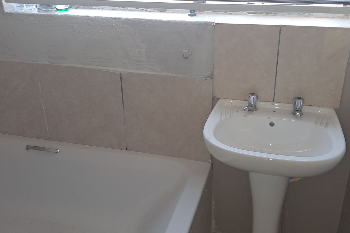 Neat sectional title flat in Madadeni J - Photo 3