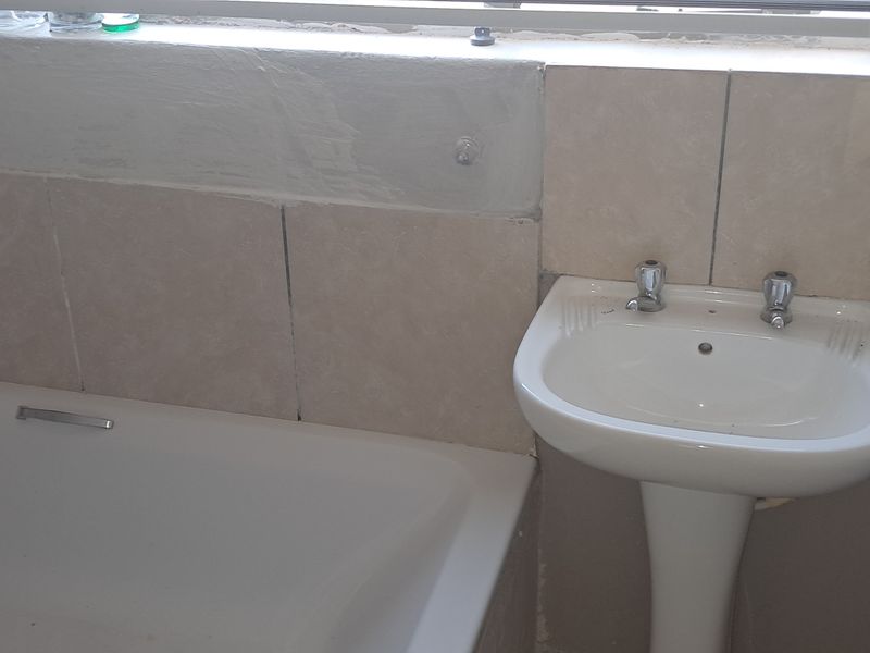 Neat sectional title flat in Madadeni J - Photo 3