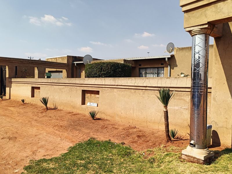 Welcome to stunning  family house - Photo 3